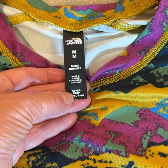 The North Face Multi-Colored Drifit Performance base layer, size M - Picture 4 of 10